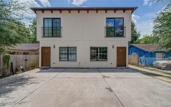 Building Photo - 1718 Roxella St
