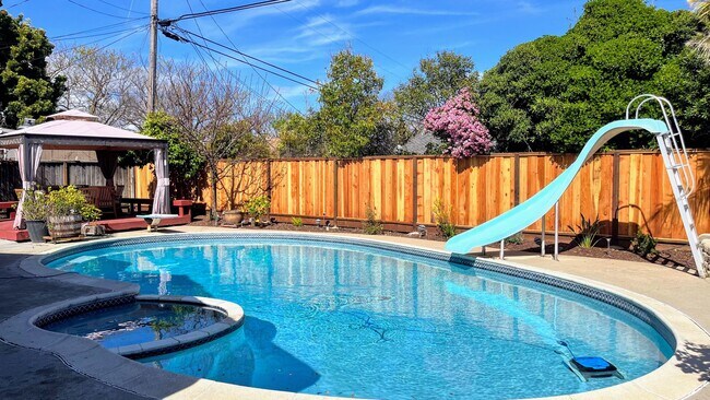 Building Photo - 3BD/2BA - Elegant Home with Pool & Modern ...