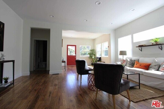Building Photo - 1661 Echo Park Ave