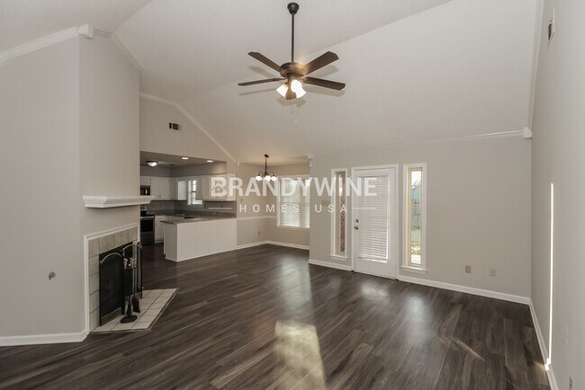 Foto del edificio - 5293 Shady Ridge Dr