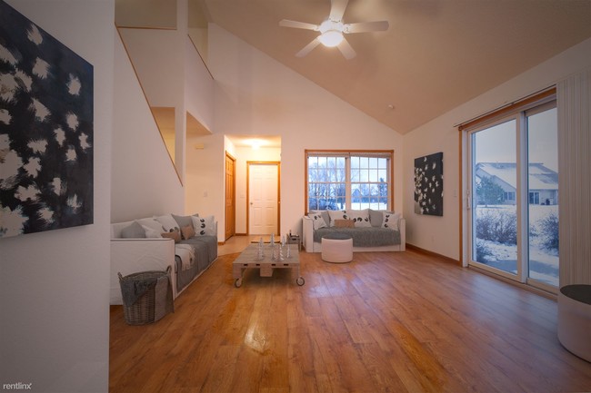 Building Photo - 3 br, 2 bath Townhome - 899 Fraser Ln B