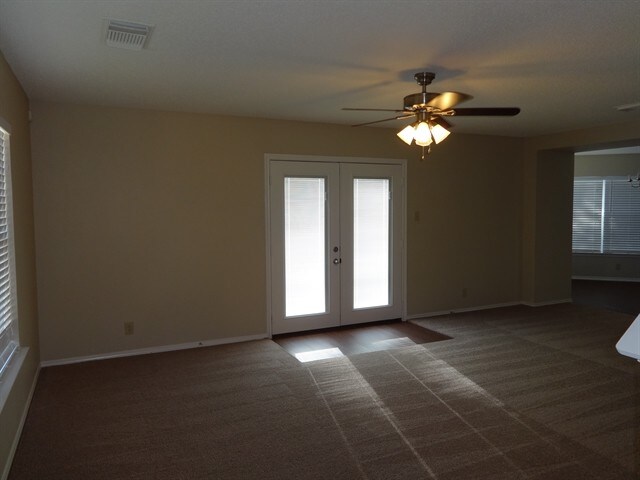 Foto del edificio - 6806 Winterpath Dr