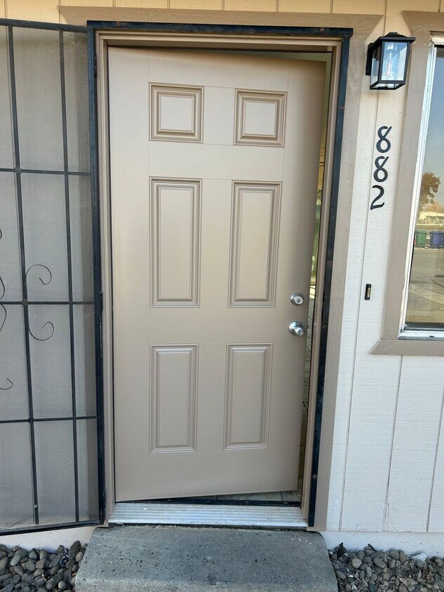 888888 E Samoa St Unit 882, Lindsay, CA 93247 Room for Rent in