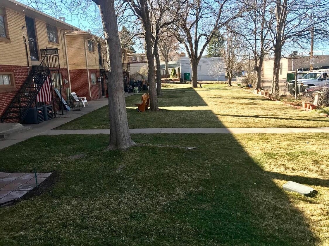 Photo - Charming 2-Bedroom in Englewood | 3211 S Lincoln St