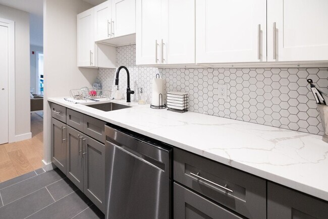 Foto del edificio - 1661-1663 Washington St. Unit 102