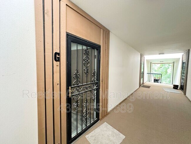 Building Photo - 5500 Springtree Ln