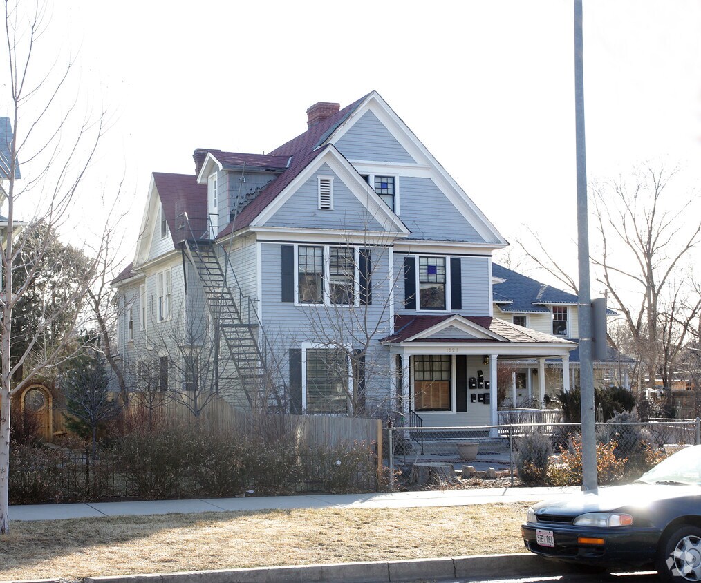 Foto del edificio - 1327 N Nevada Ave