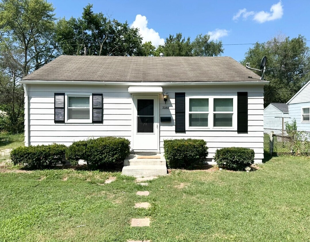 Foto principal - 2288 N Moreland Ave