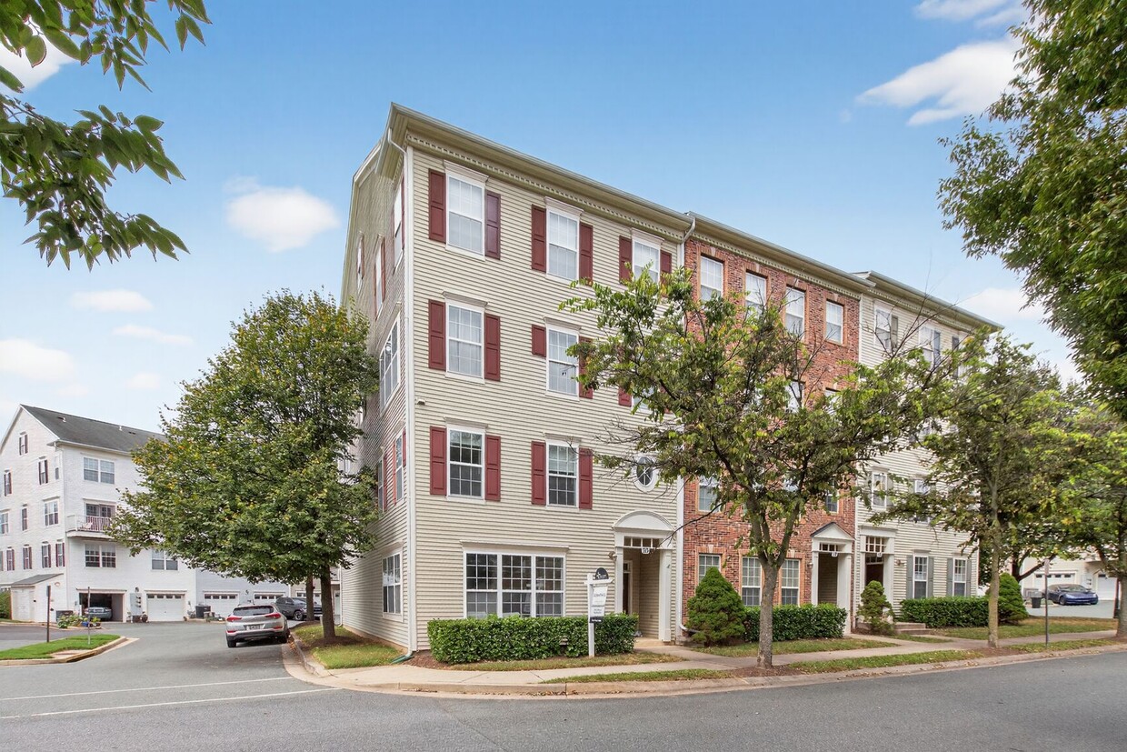 Photo - 23 Swanton Ln (Gaithersburg, MD)