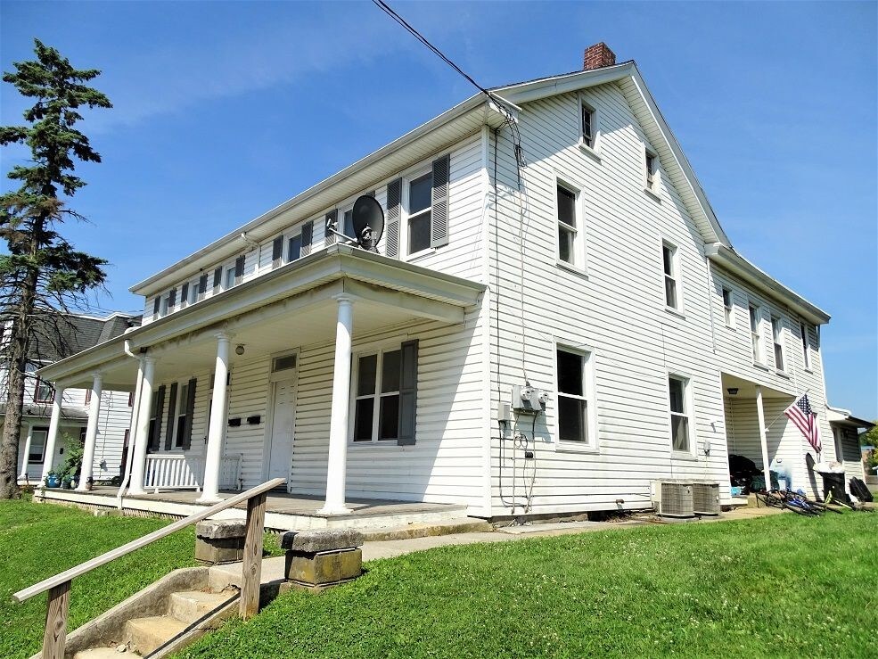242 W Stiegel St, Manheim, PA 17545 Room for Rent in Manheim, PA