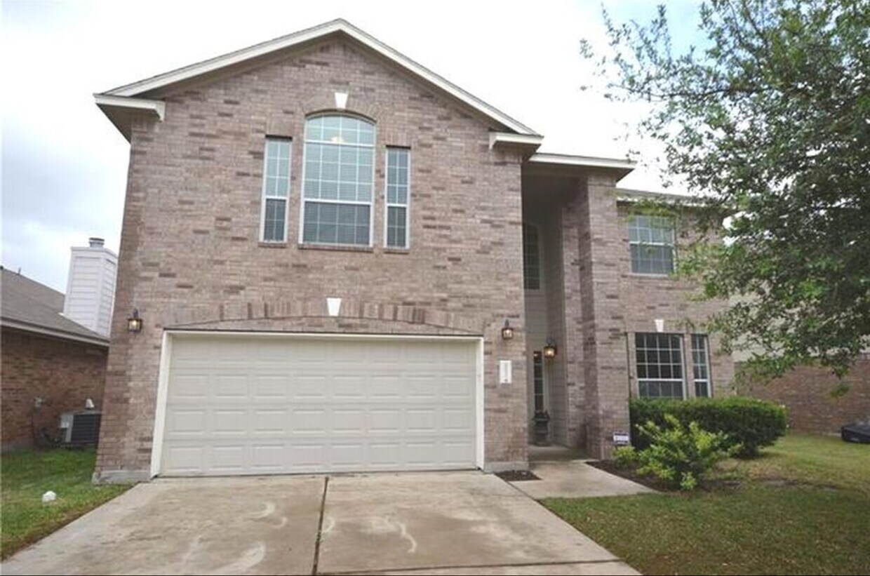 Foto principal - 20632 Farm Pond Ln