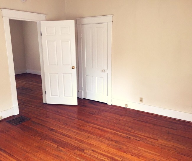 Foto del edificio - 1008 Rogers St