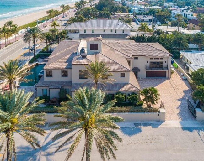 Building Photo - 1717 N Fort Lauderdale Beach Blvd