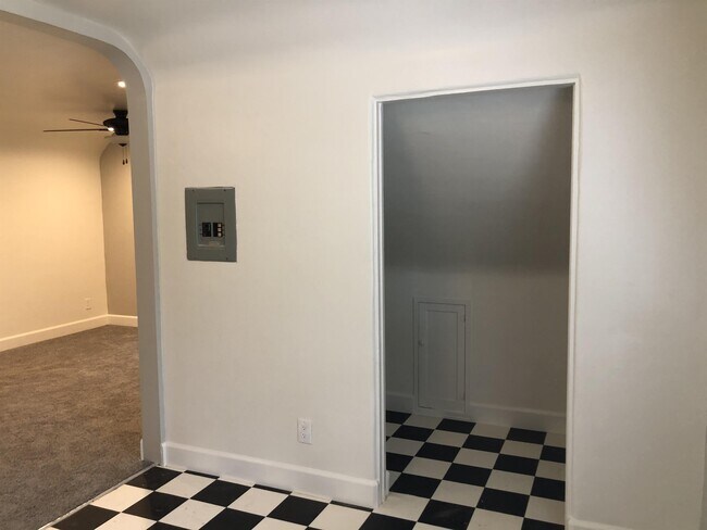 Foto del edificio - 150 N Berkeley Ave