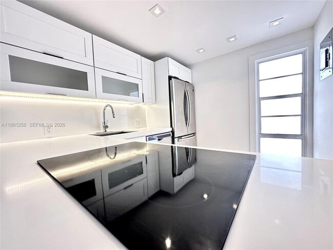 Foto del edificio - 3301 N Country Club Dr