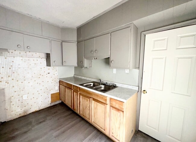Foto del edificio - 5856 Barrett St