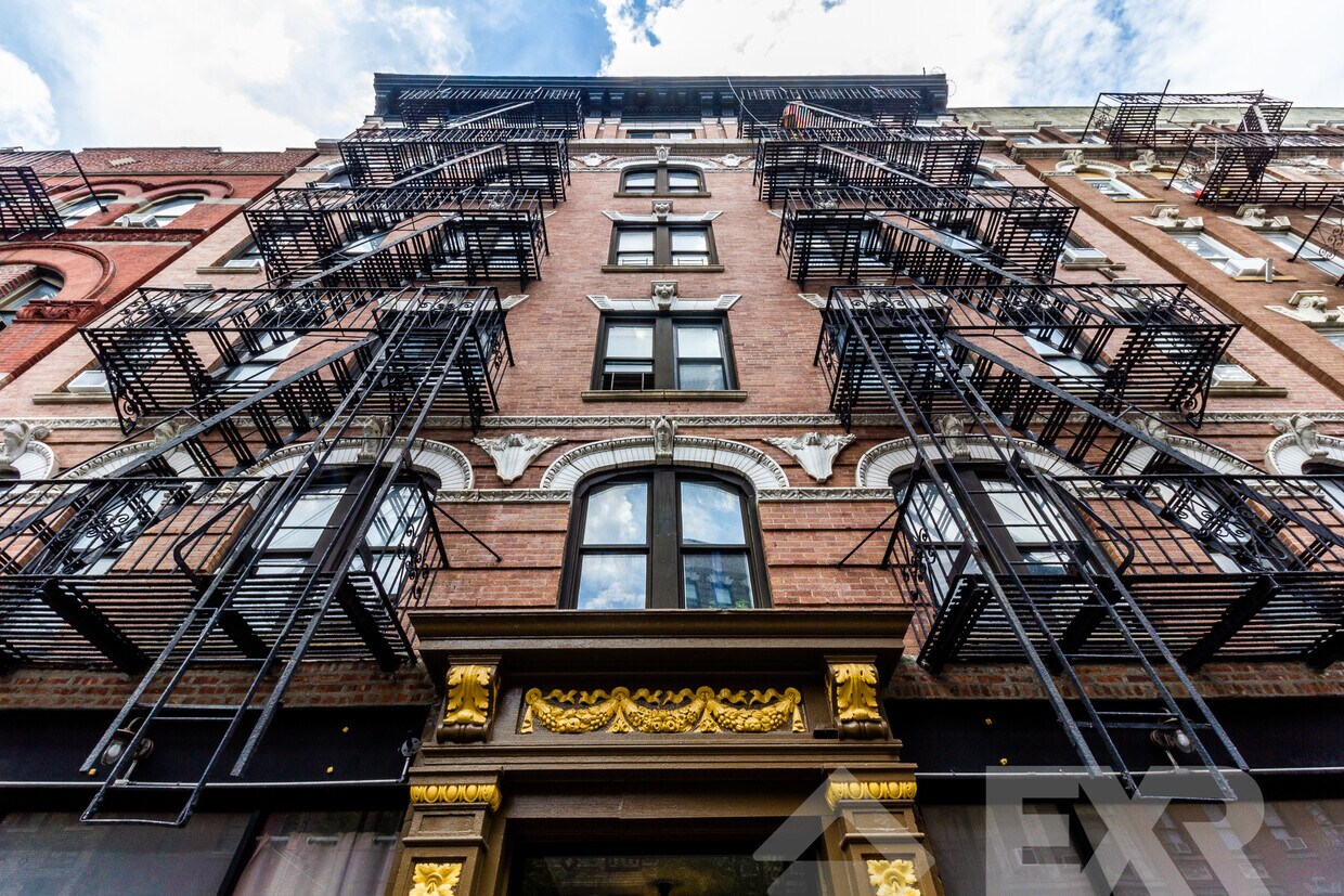 Primary Photo - 265 S 2nd St