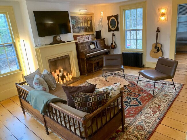 Foto del edificio - 1357 Canal Rd