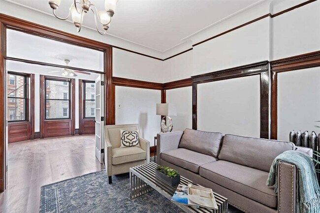 Foto del edificio - 1127 Washington St