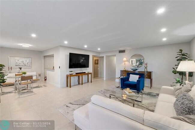 Building Photo - 4770 Bayview Dr