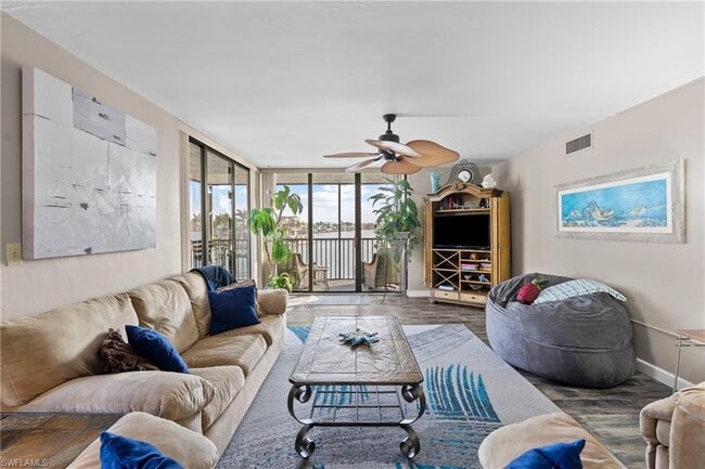 Building Photo - 10420 Gulf Shore Dr