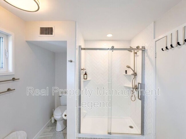 Foto del edificio - 4122 Travis St