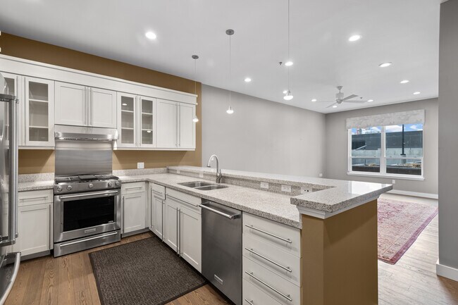 Foto del edificio - 350 S 200 E