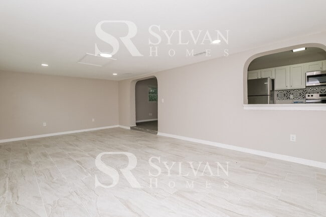 Photo - Everything You Need. All Right Here. House