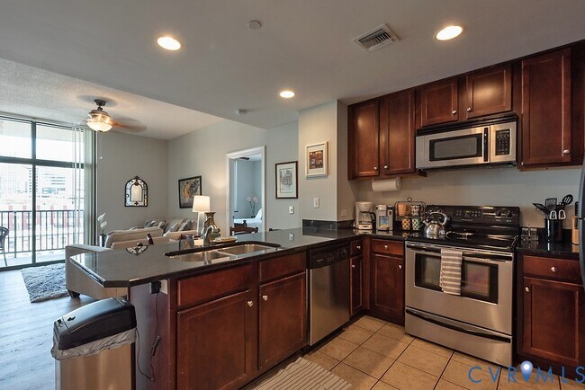 Building Photo - 1101 Haxall Point