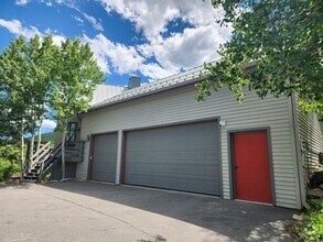 Building Photo - 7381 Buckboard Dr