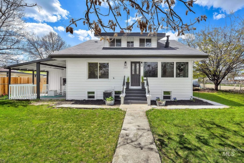 Primary Photo - 203 S Juniper St