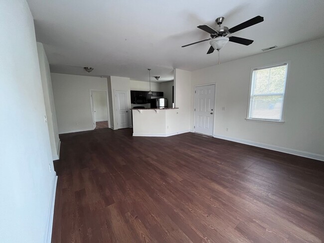 Foto del edificio - Maple Avenue near UNCW - 4 BED | 4 BATH Home!