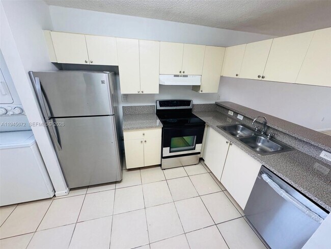 Foto del edificio - 9948 Nob Hill Ln