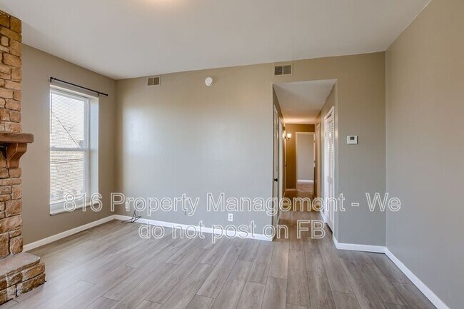 Foto del edificio - 301 Benton Blvd