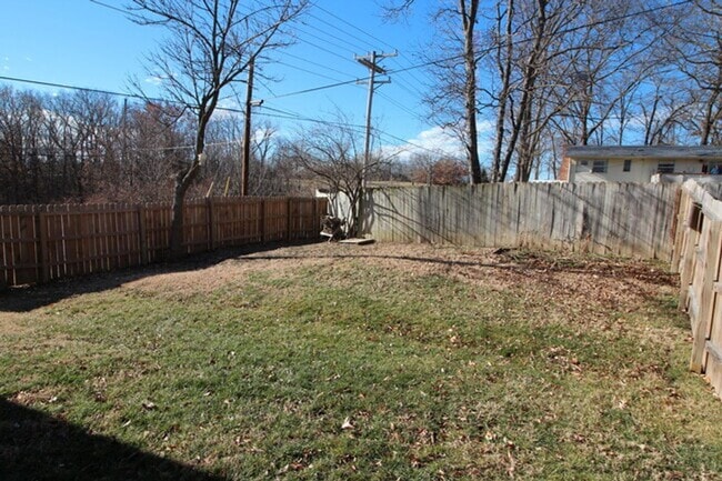 Building Photo - 1301 Robert Ray Dr