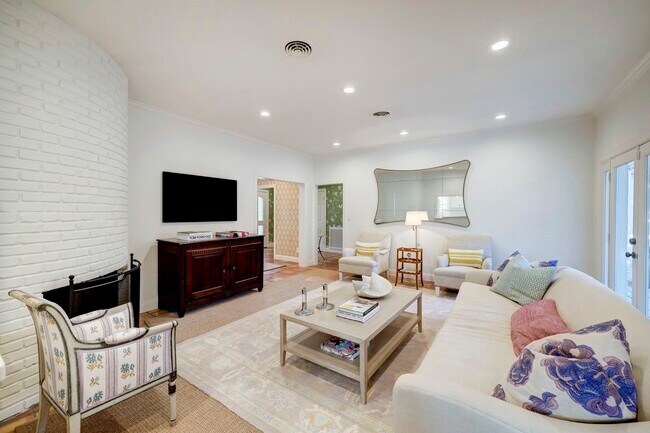 Foto del edificio - 6159 Doliver Dr