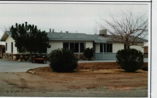 Building Photo - 15034 Sequoia Ave