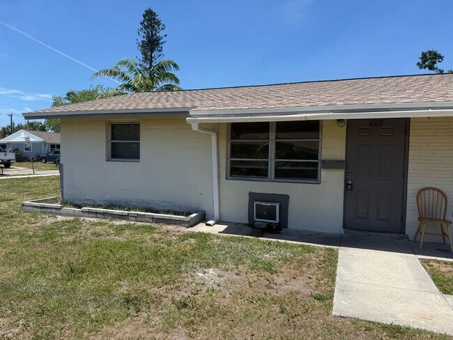 Foto del edificio - Palmetto Gardens 2/1 duplex