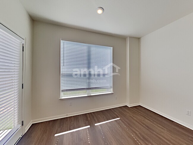 Foto del edificio - 325 Pebble Beach Run