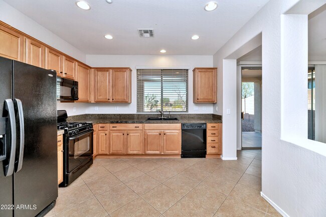 Building Photo - 40834 N Noble Hawk Way