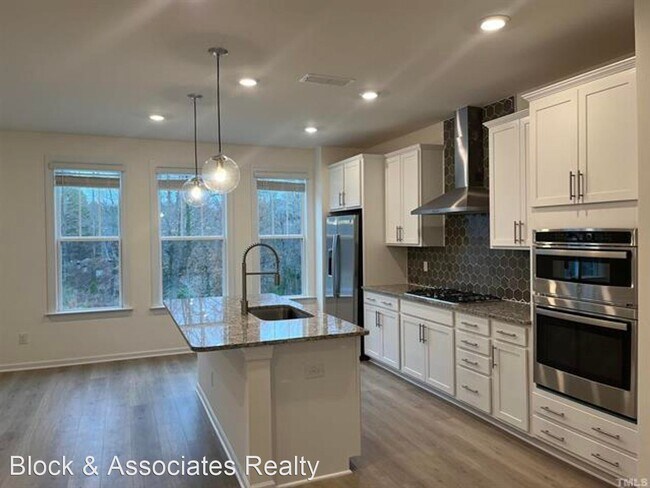 Building Photo - 4 br, 3.5 bath House - 7003 Gentle Pine Drive