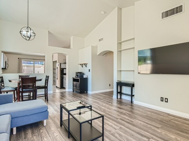 Building Photo - 5717 Cliff Point Ct