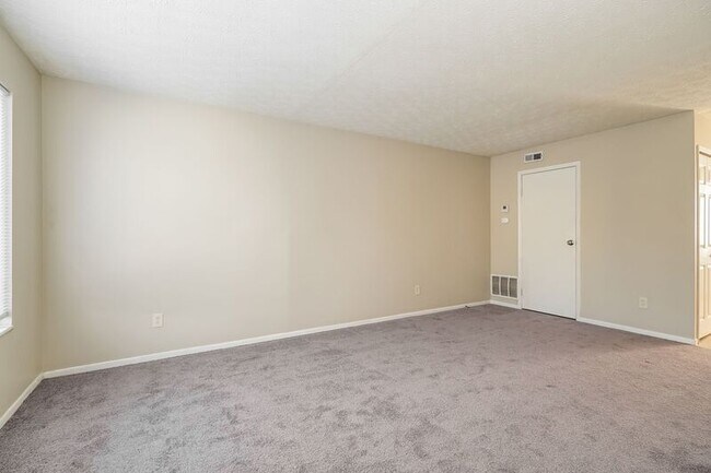 Foto del edificio - 6276 Cherylbrook Ln