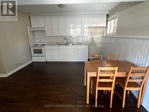 Building Photo - 104 Helena St