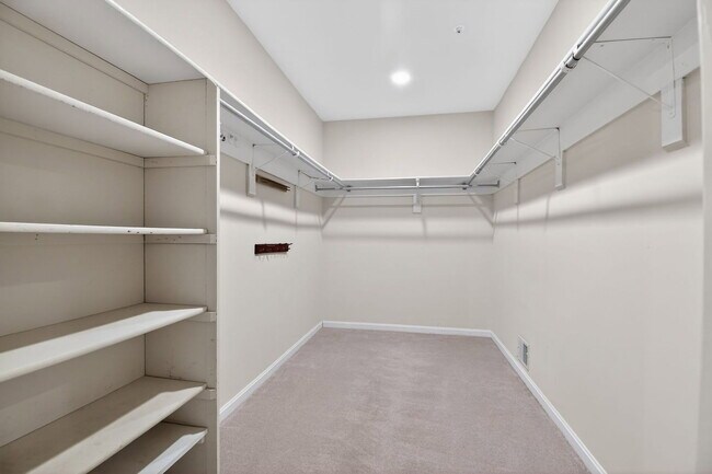 Foto del edificio - 8928 Cottongrass St