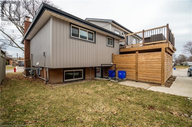Building Photo - 8 Banff Dr