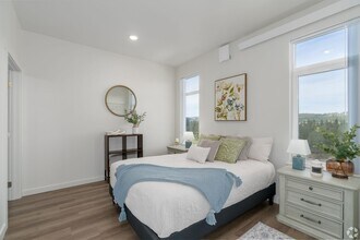 Interior Photo - Arborview on the River