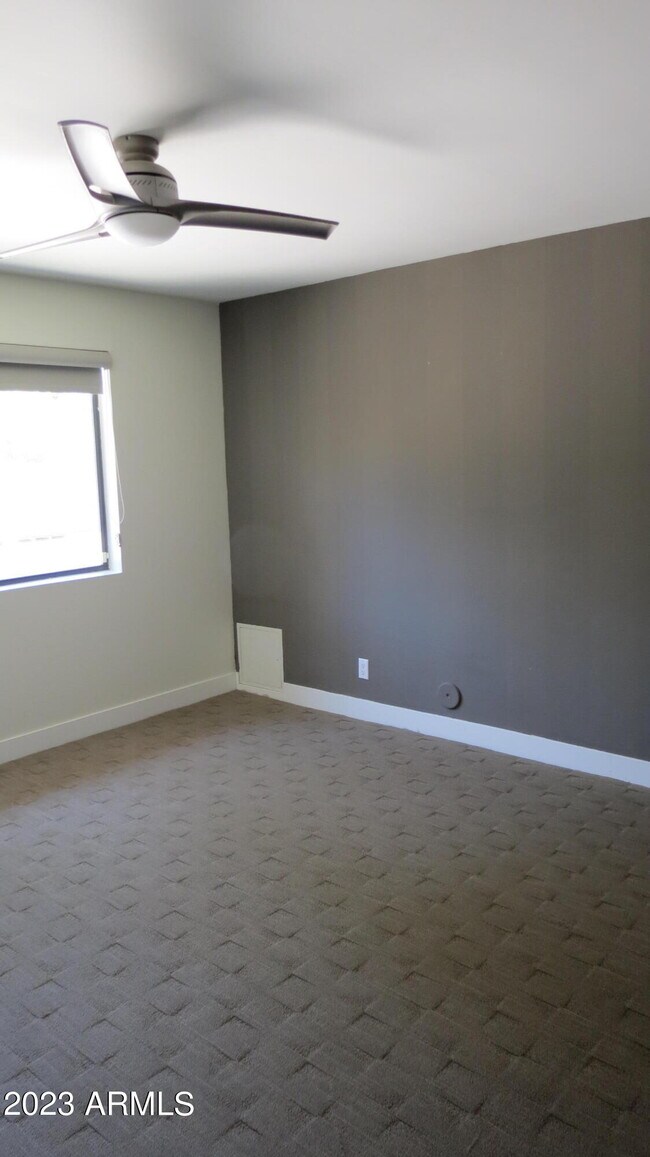 Foto del edificio - 11440 N 65th St