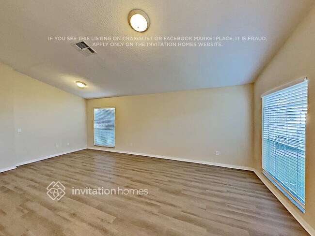 Foto del edificio - 482 Saddell Bay Loop