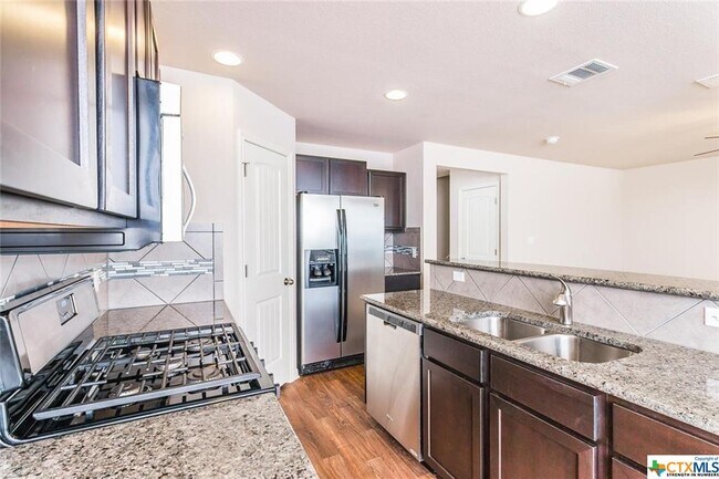 Building Photo - 126 Fort Griffin Dr